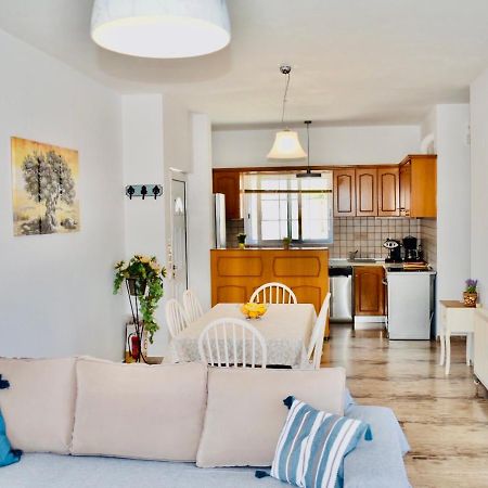 Cozy Renovated Apartment "Filoxenia" カト・ダラトソ エクステリア 写真