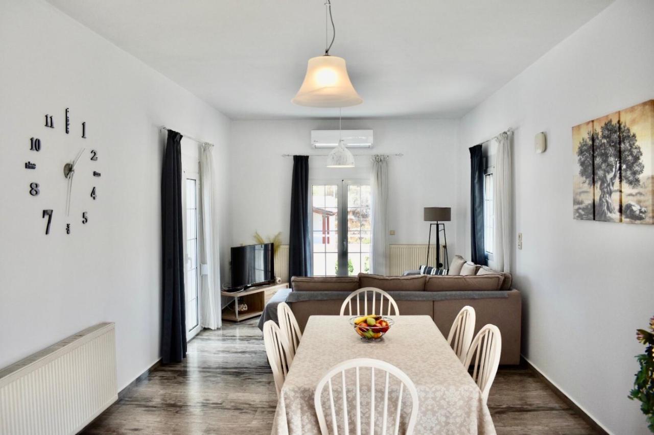 Cozy Renovated Apartment "Filoxenia" カト・ダラトソ エクステリア 写真